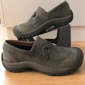 Like-new Keen sturdy, slip-on work shoes.